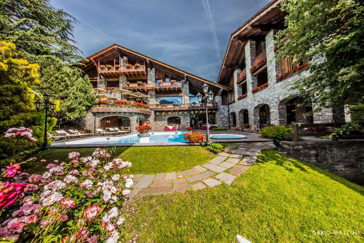 Relais Mont Blanc Hotel & Spa Ла Сале Екстериор снимка